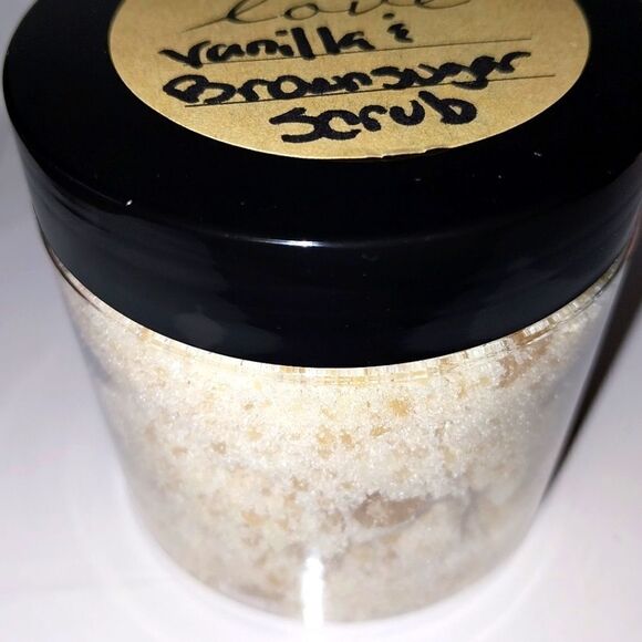 Hand crafted Vanilla Brown sugar emulsified sugar scrub 6oz - Picture 9 of 10